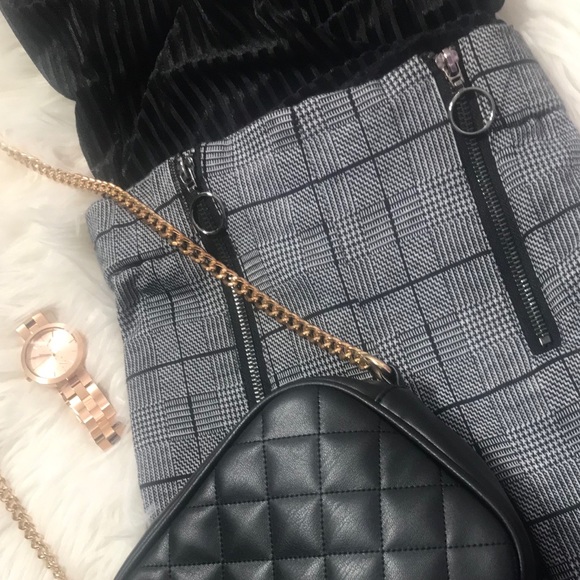 Black/grey patterned pants - Picture 3 of 11